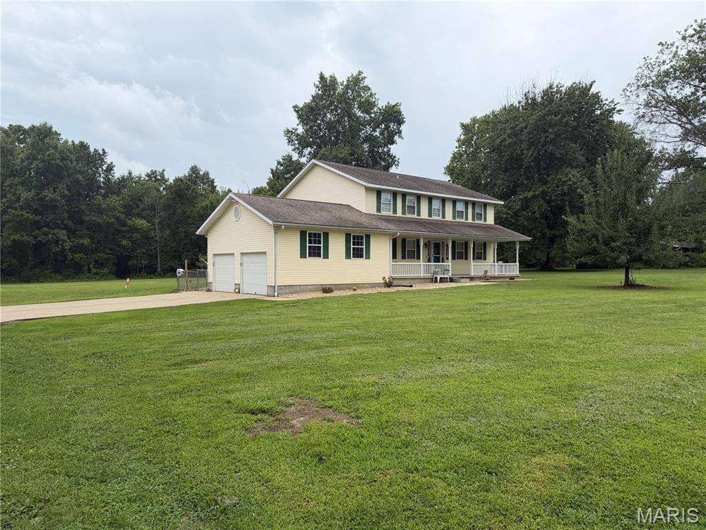 4992 Cross RD, Salem, IL 62881