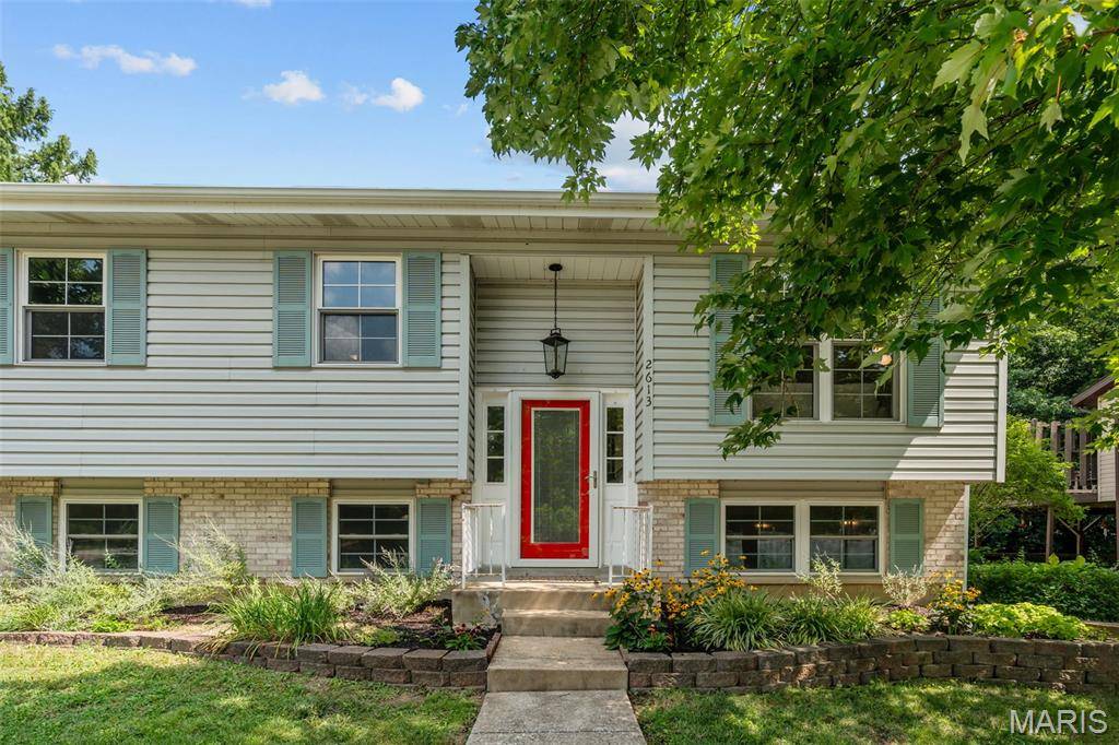 2613 Blackforest DR, St Louis, MO 63129