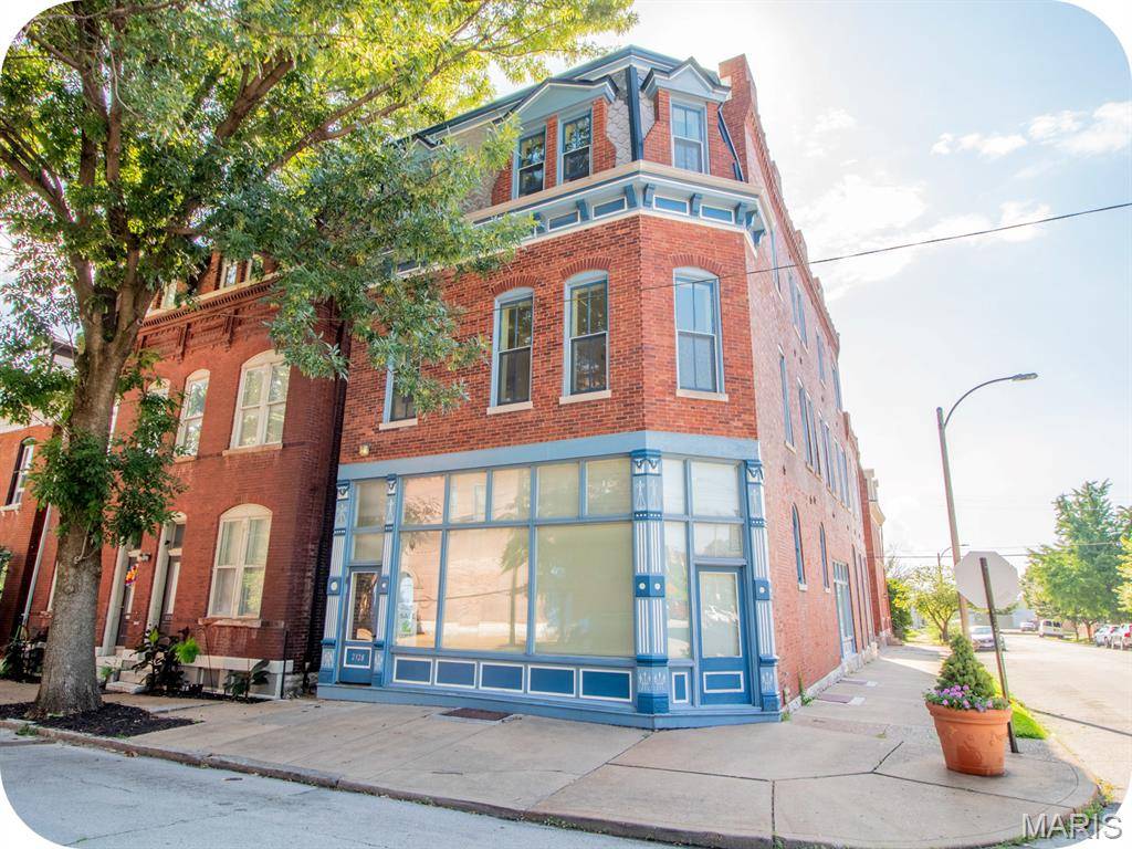2328 S 9th ST, St Louis, MO 63104