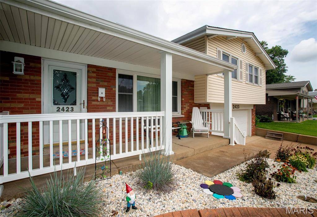 2423 Chaucer AVE, Overland, MO 63114