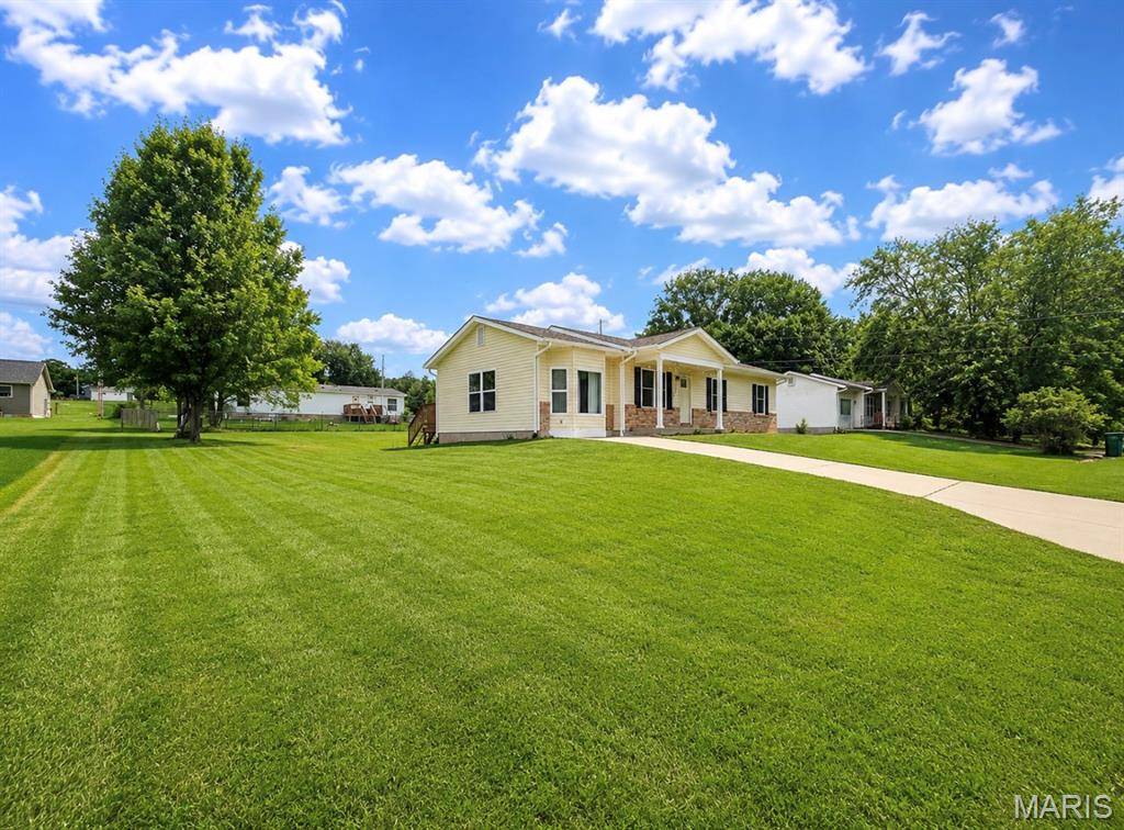 10481 Simmental LN, Potosi, MO 63664