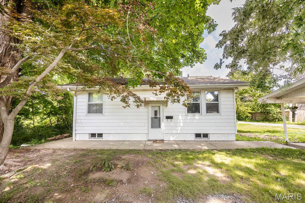 100 N 79th ST, Belleville, IL 62223