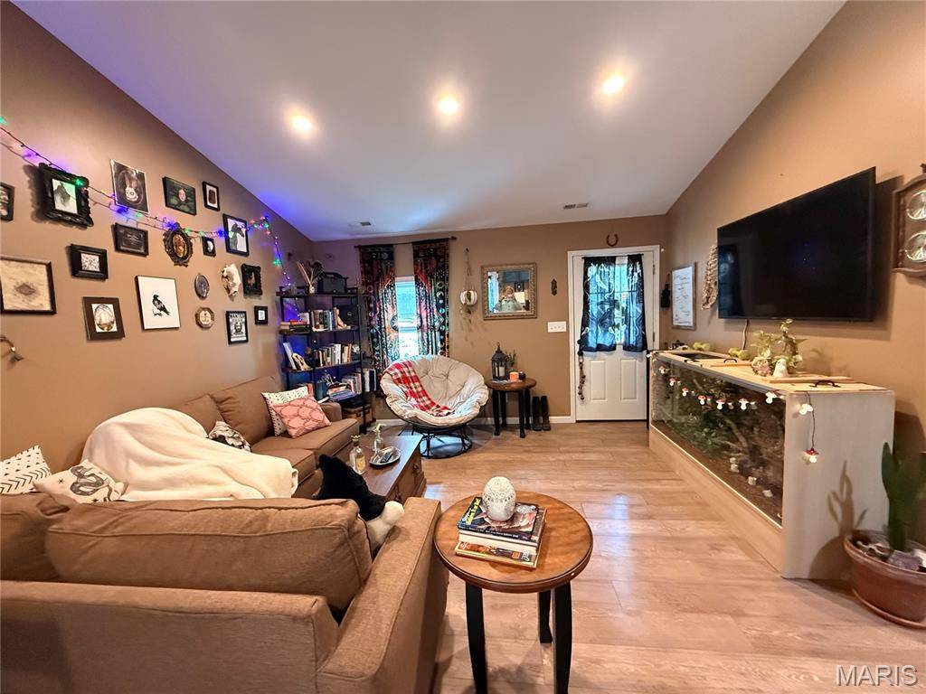 21589 BCR 832, Marble Hill, MO 63764