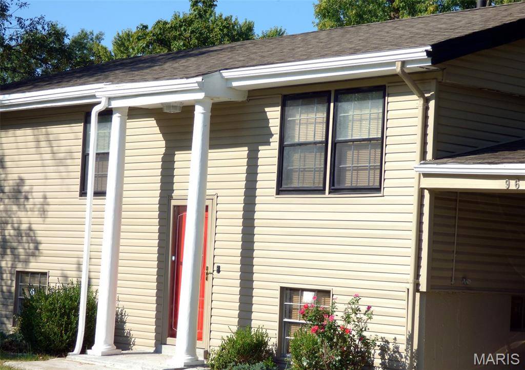 9601 Lifford CT, St Louis, MO 63136