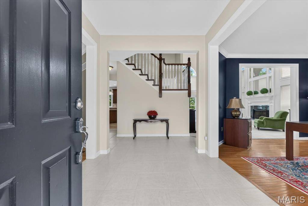 9326 Caddyshack CIR, St Louis, MO 63127