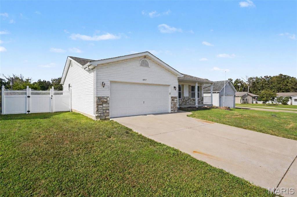 6017 Cross Pointe DR, Cedar Hill, MO 63016