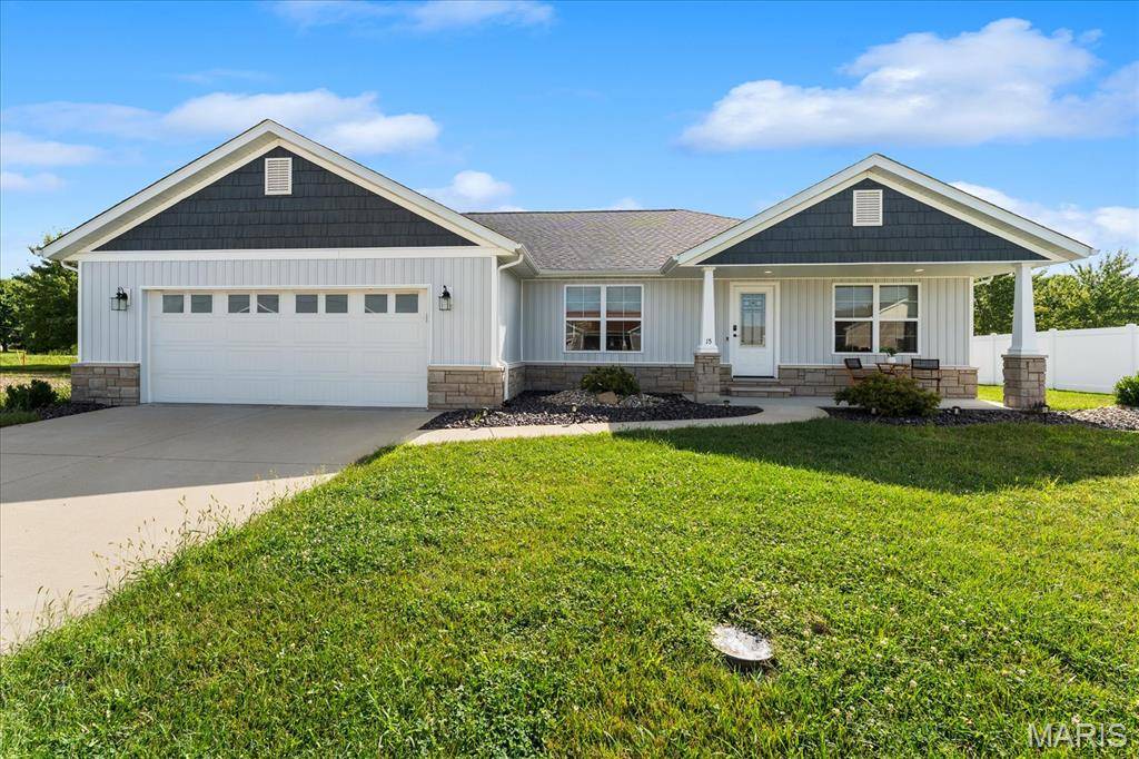 15 Atwood CT, Highland, IL 62249
