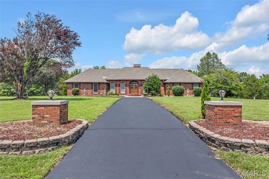 4885 Pioneer RD, Hillsboro, MO 63050