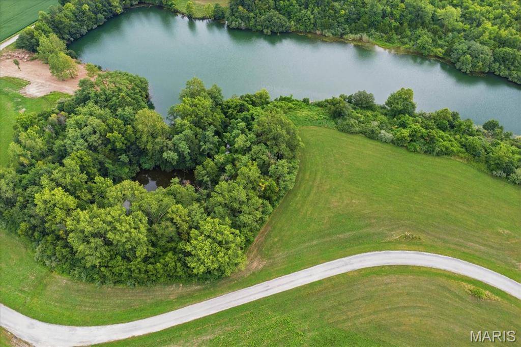 11150 Slate DR, Carlyle, IL 62231