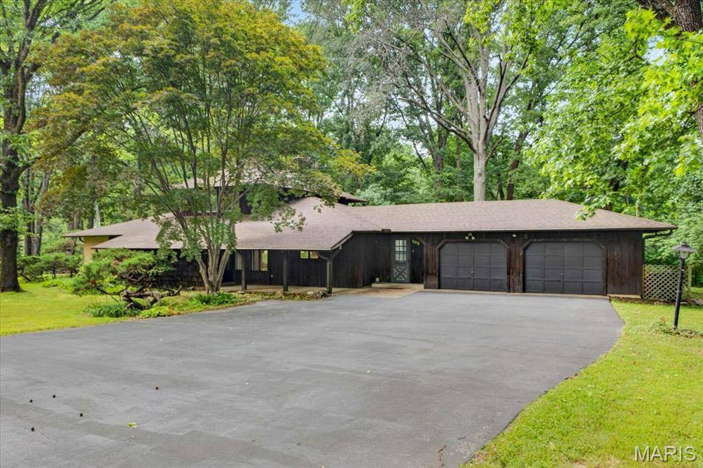 105 Shady Valley DR, Chesterfield, MO 63017