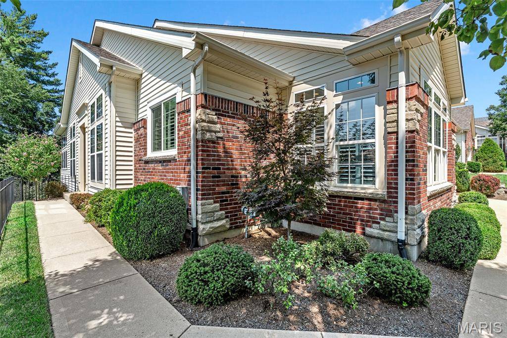 1533 Dietrich Place CT, Ballwin, MO 63021