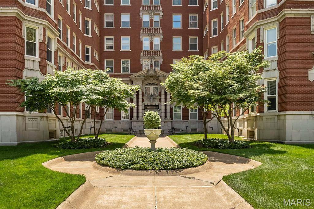 4944 Lindell BLVD #7E, St Louis, MO 63108