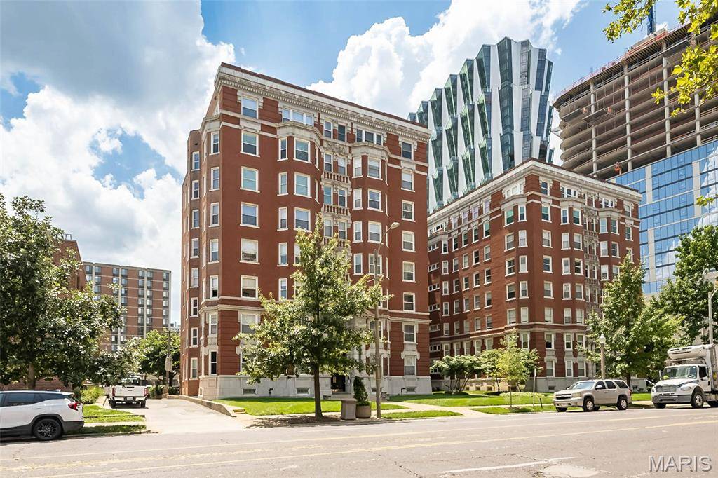 4944 Lindell BLVD #7E, St Louis, MO 63108