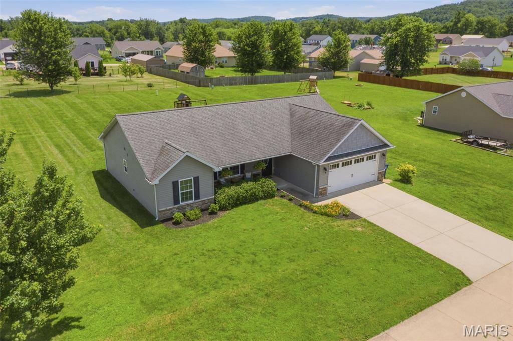 1004 Wolf Creek DR, Farmington, MO 63640