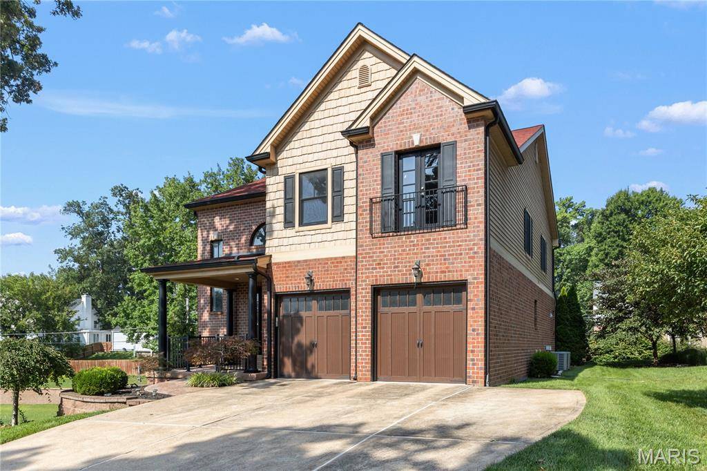 1611 Dearborn DR, Warson Woods, MO 63122