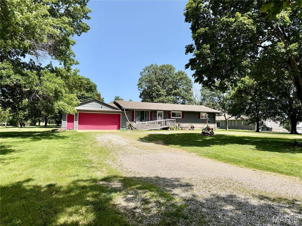1146 Tower RD, Lebanon, MO 65536