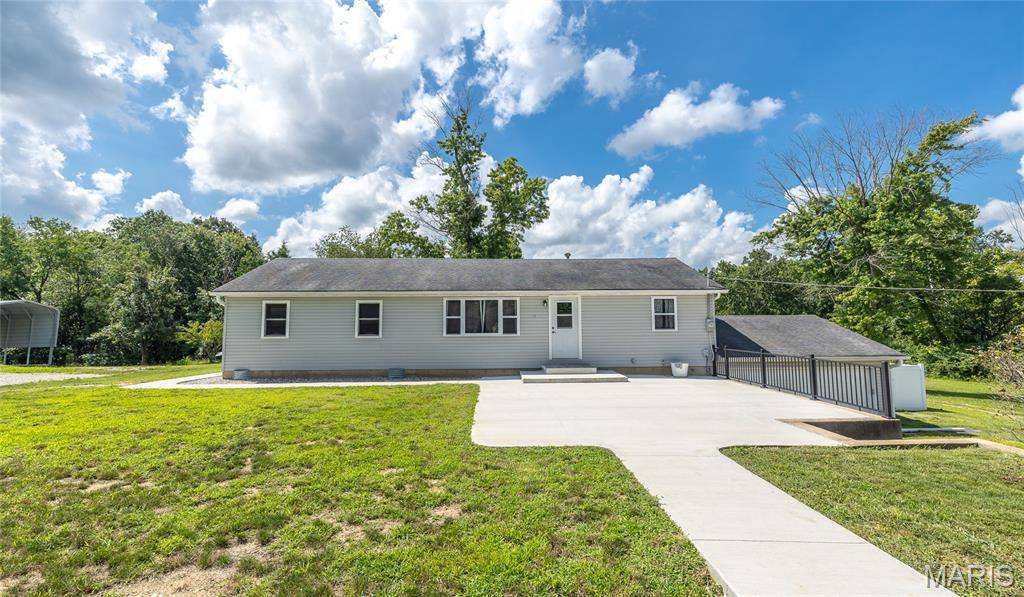 388 Walls Ford RD, St Clair, MO 63077