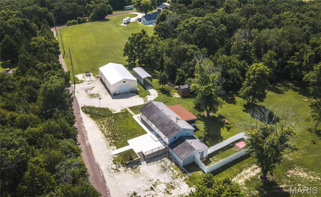 388 Walls Ford RD, St Clair, MO 63077