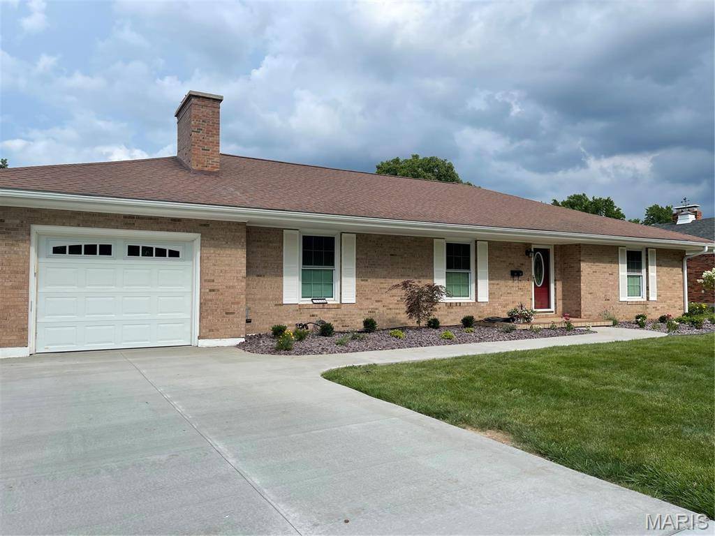 1310 Country Club DR, Hannibal, MO 63401