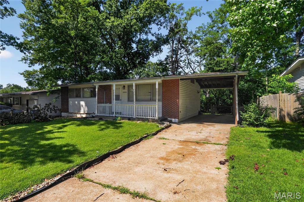 10223 Reba DR, St Louis, MO 63136