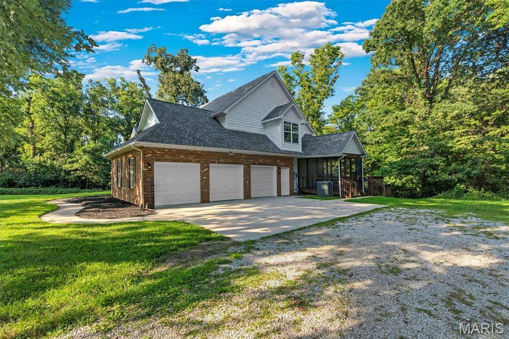 8026 Goshen Road, Edwardsville, IL 62025