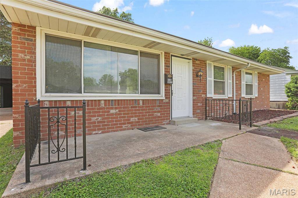 4144 Davis ST, St Louis, MO 63123