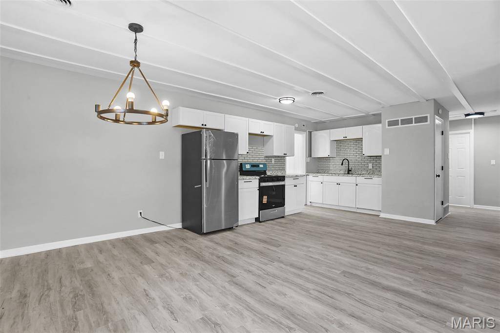 4144 Davis ST, St Louis, MO 63123