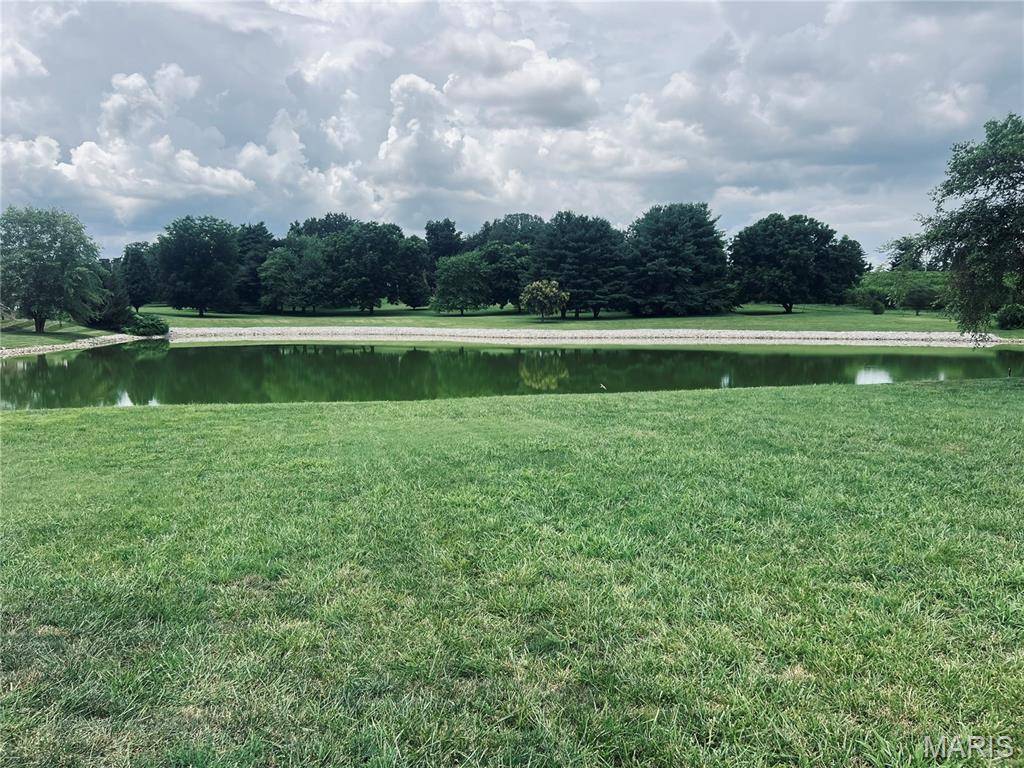 661 Lake Mead CT, Belleville, IL 62220