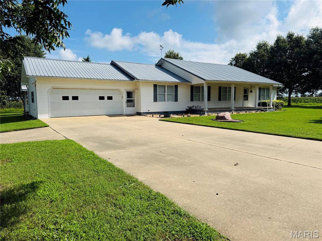 1918 Boone LN, Campbell, MO 63933