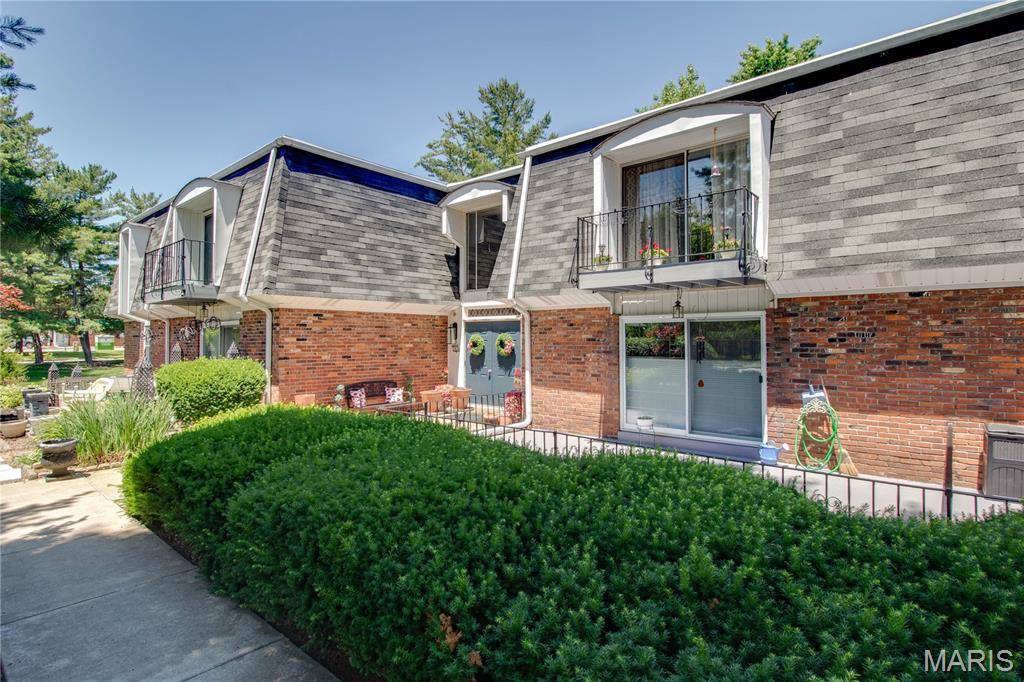 1914 W Delmar AVE #L, Godfrey, IL 62035