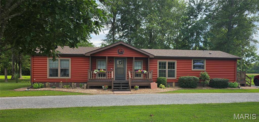 18371 Perry RD, Pittsburg, IL 62974