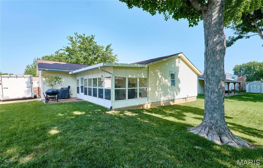 42 Heather Valley CIR, St Peters, MO 63376
