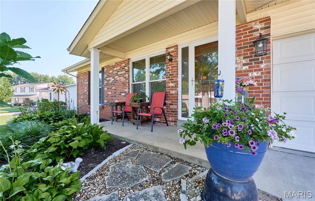 42 Heather Valley CIR, St Peters, MO 63376