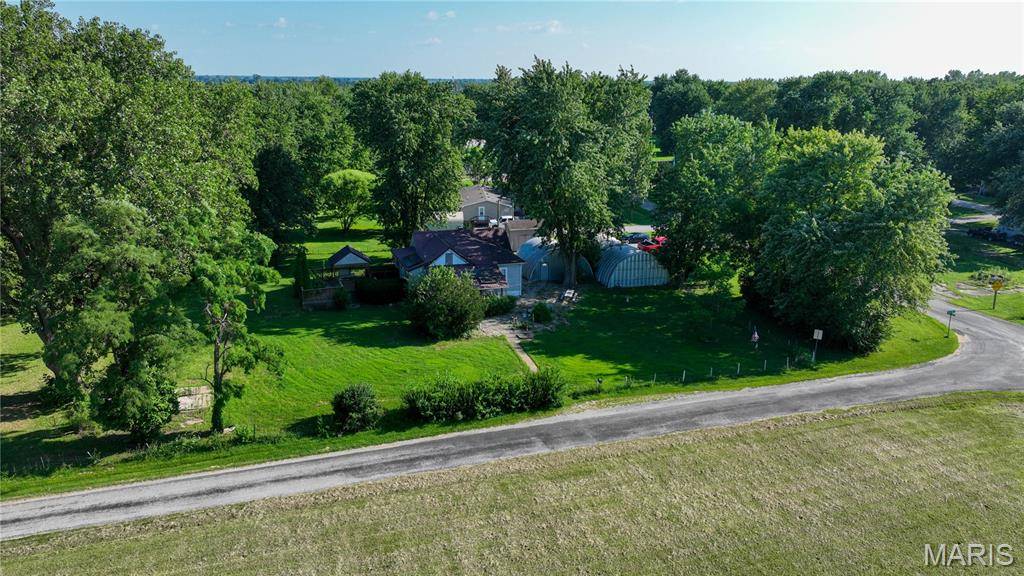 108 E 14th ST, Staunton, IL 62088