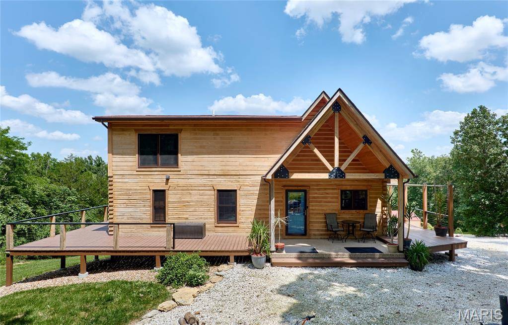 107 N Chantilly RD, Winfield, MO 63389