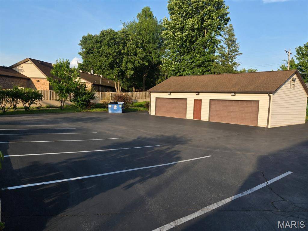3820 McKelvey RD, Bridgeton, MO 63044