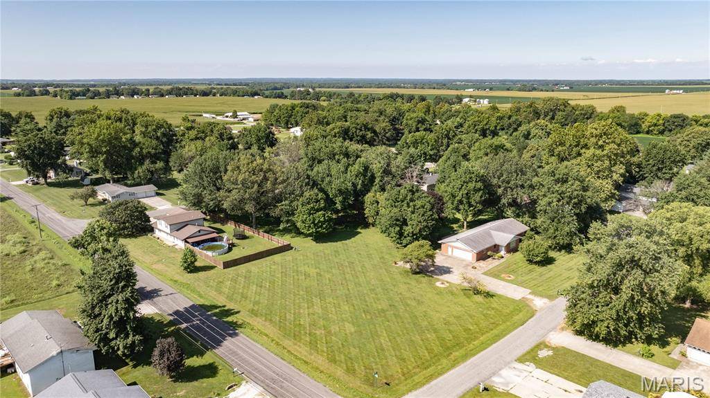 23611 Jenny LN, Jerseyville, IL 62052