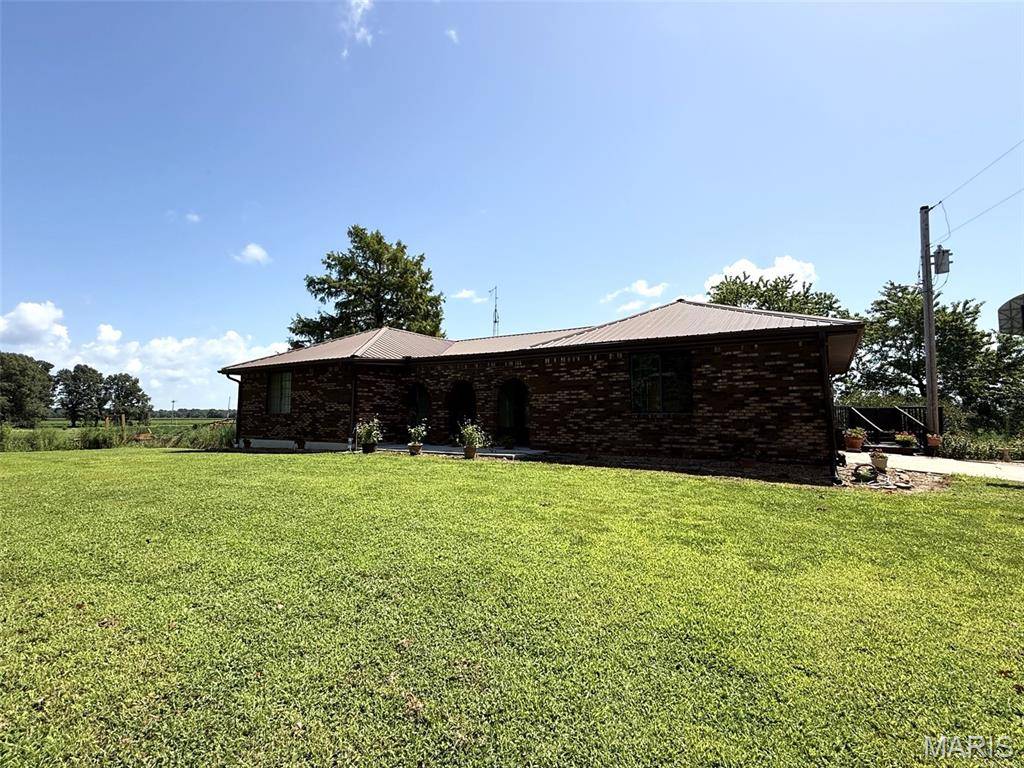 2622 Highway N, Qulin, MO 63961