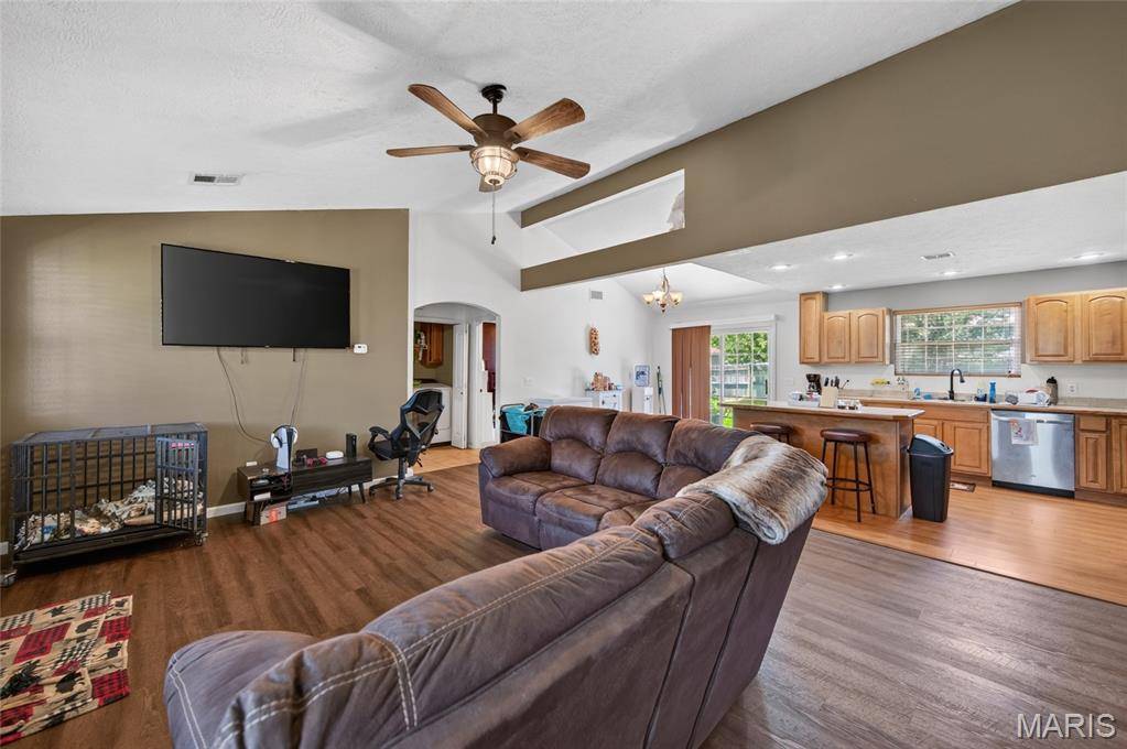 1137 Applelane DR, Lebanon, MO 65536