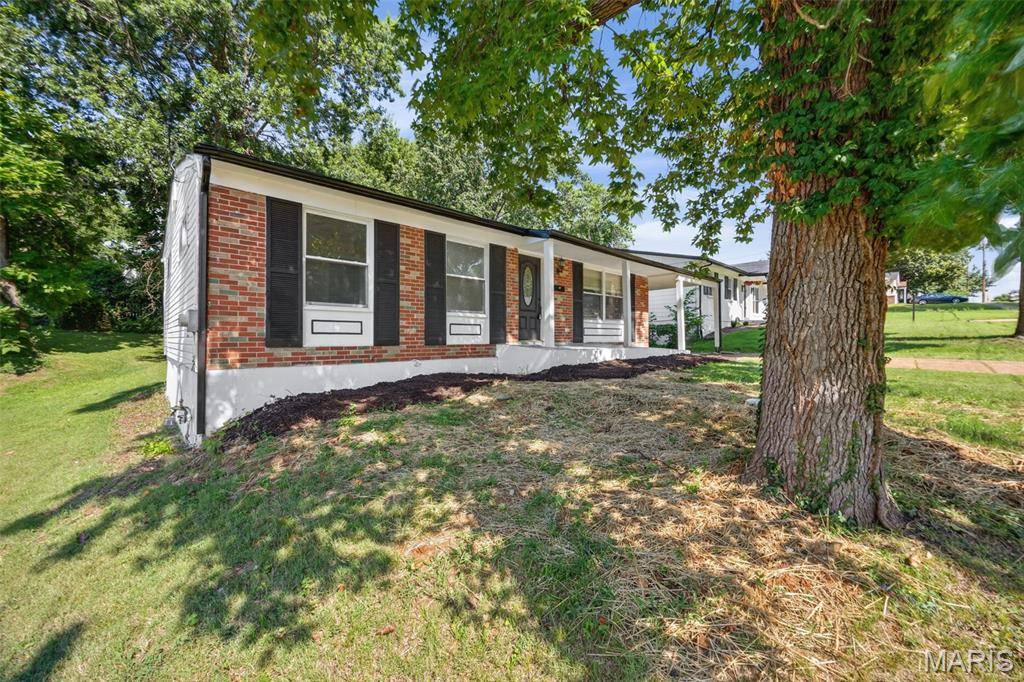 609 N Elm AVE, Webster Groves, MO 63119