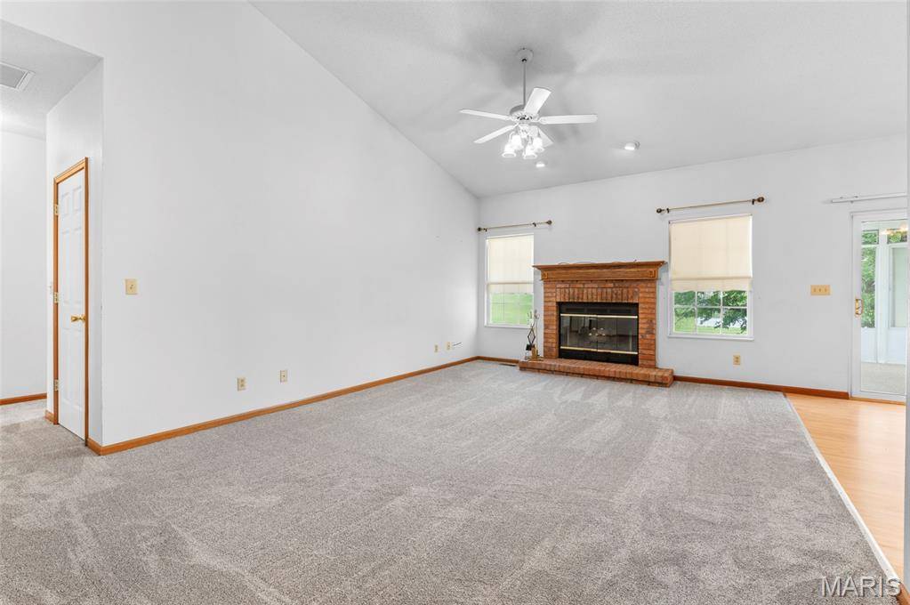 958 Holyoke DR, Shiloh, IL 62269