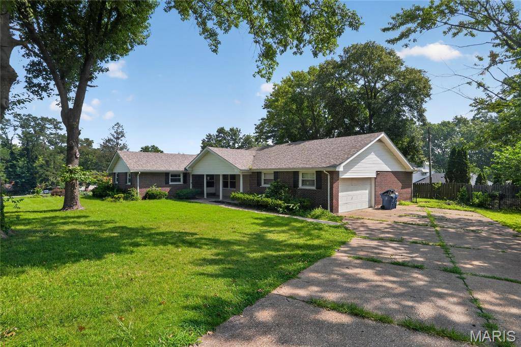 550 Monceau DR, Ferguson, MO 63135