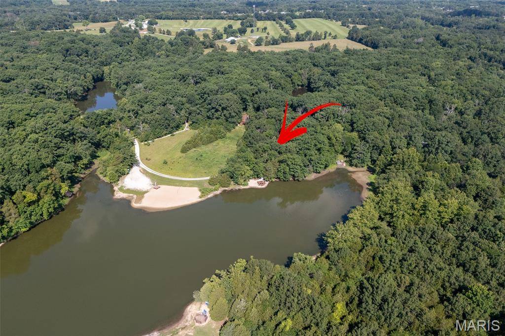 411 Cervina Beach DR, Innsbrook, MO 63390
