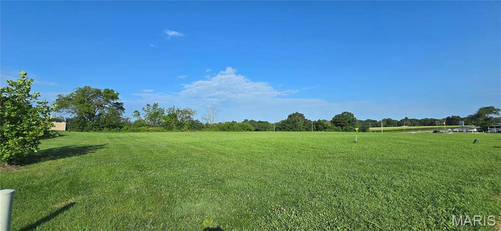 2803 Scenic Lake DR, New Athens, IL 62264