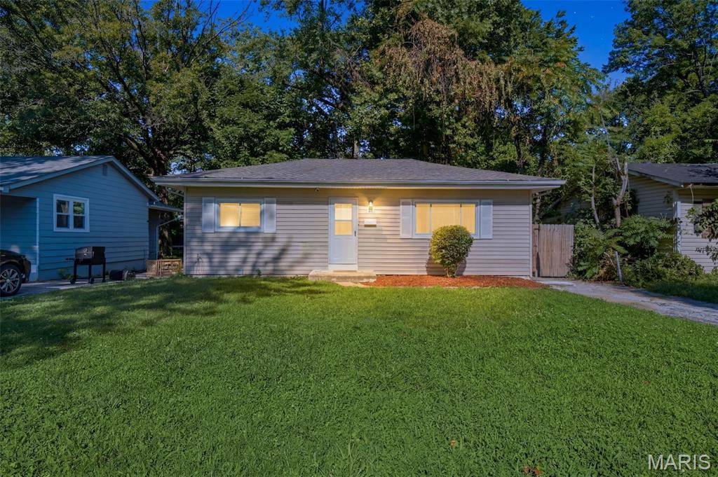 10537 Earl DR, St Louis, MO 63136