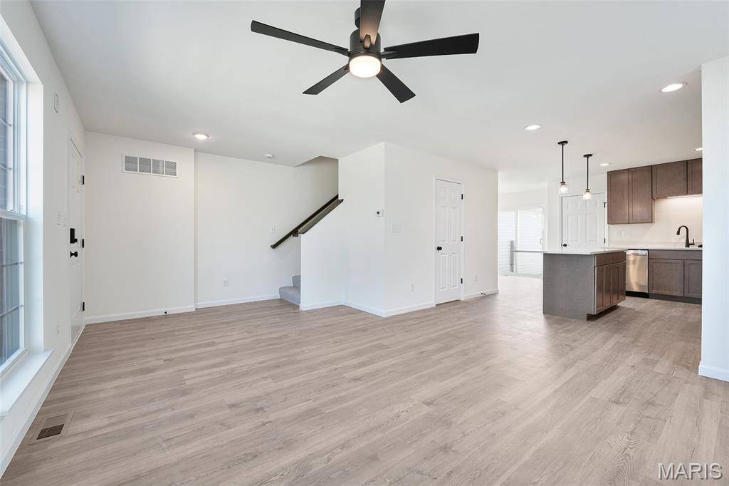 160 Sunset Terrace DR, O'fallon, MO 63385