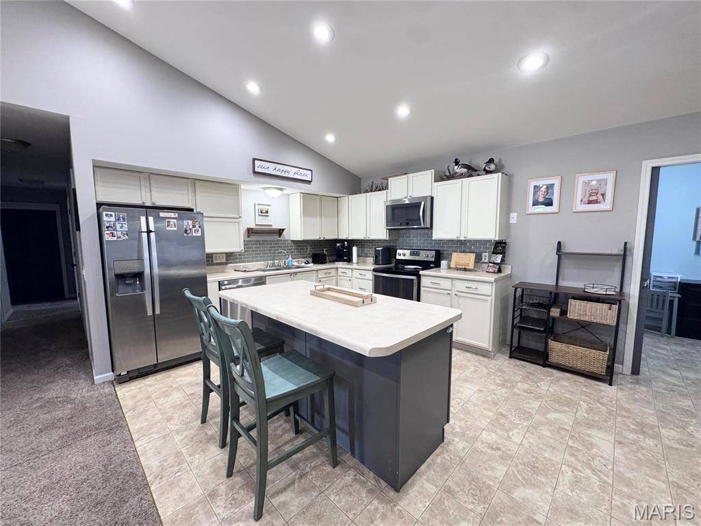 17 S 14th ST, Bowling Green, MO 63334
