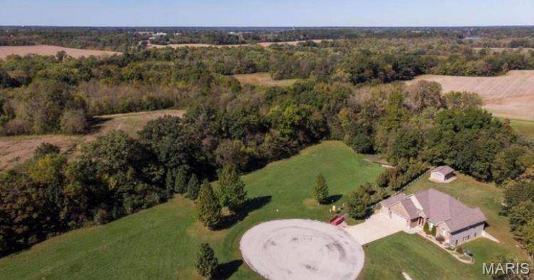 751 Lienzengen Lane, Greenville, IL 62246