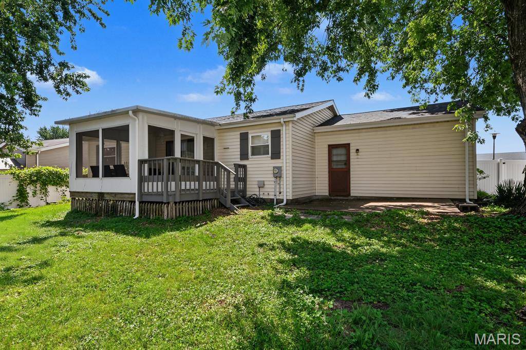 719 Waterfall DR, Florissant, MO 63034