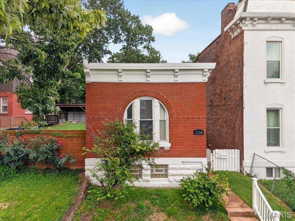 3734 Texas AVE, St Louis, MO 63118